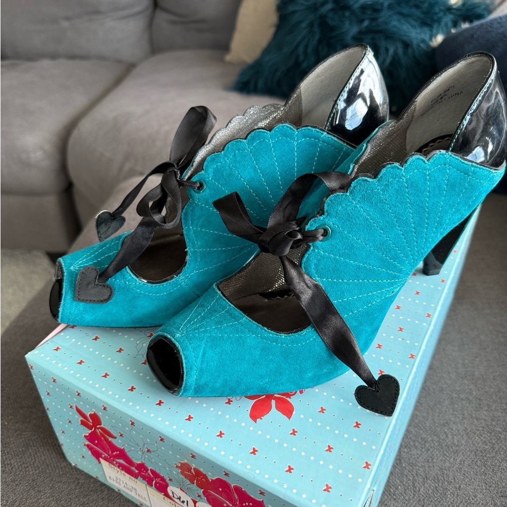 Irregular Choice Women's Teal Heels with Black Accents